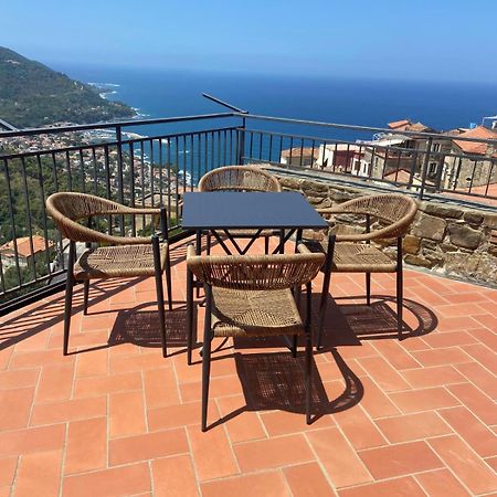 Bed and Breakfast La Mansarda Castellabate Exterior foto