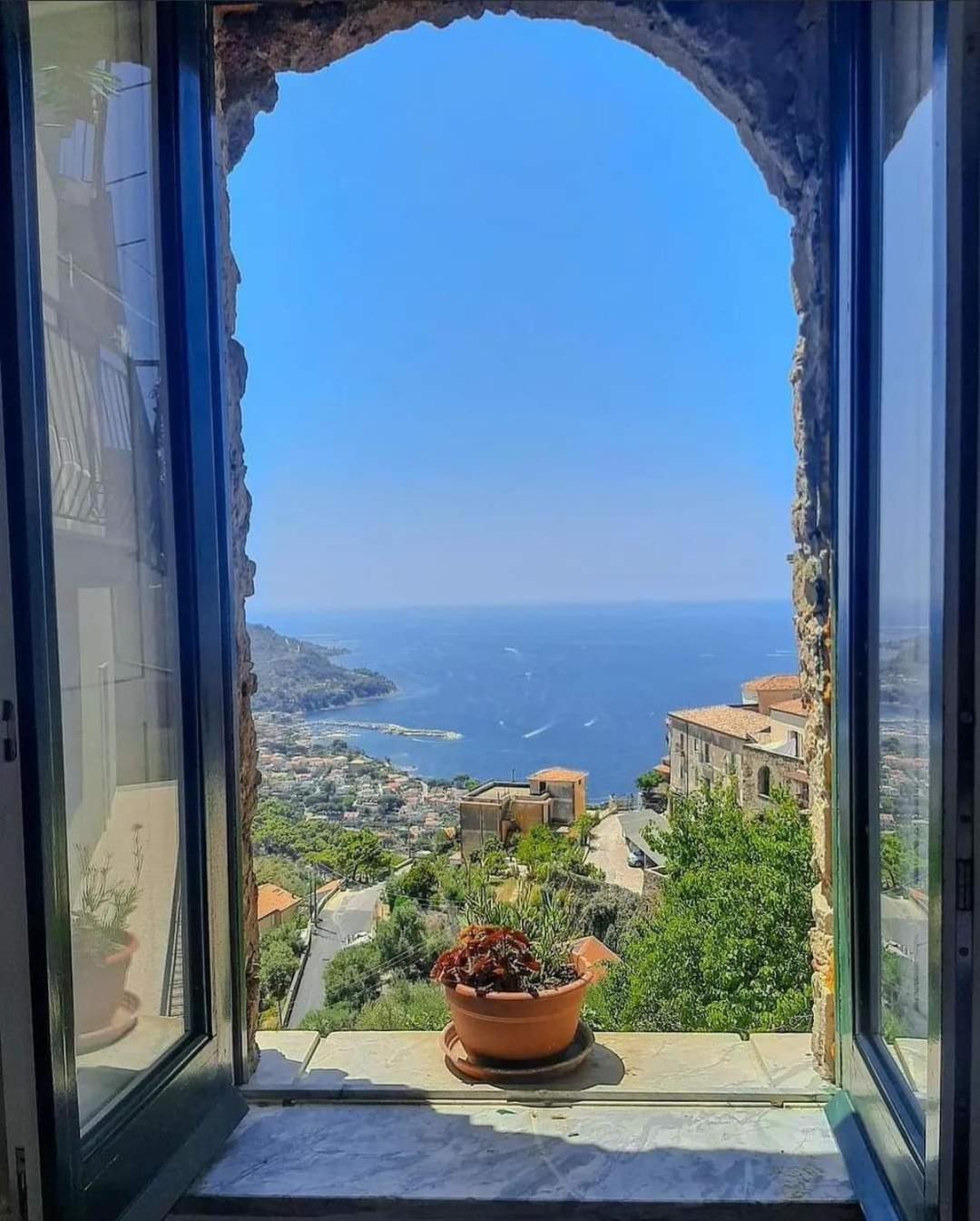 Bed and Breakfast La Mansarda Castellabate Exterior foto